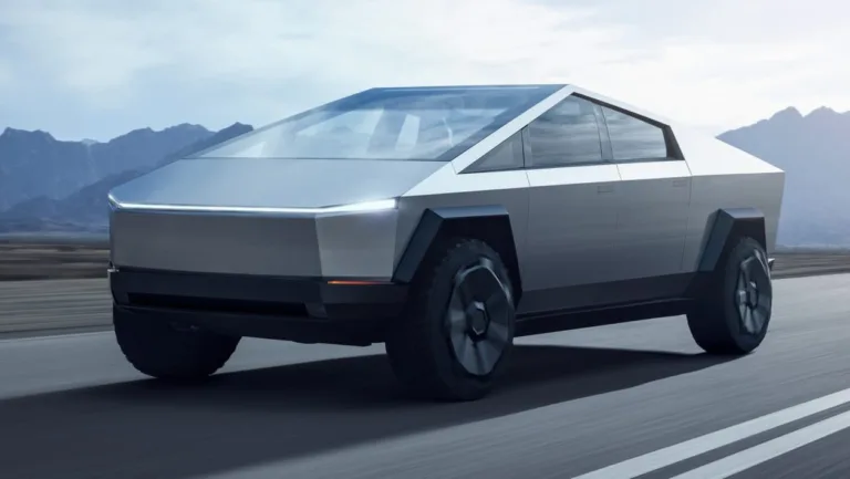 Tesla lance le Full Self-Driving sur les premiers Cybertrucks