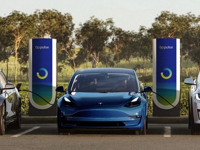 BP Pulse accueille les Superchargeurs Tesla dans son réseau