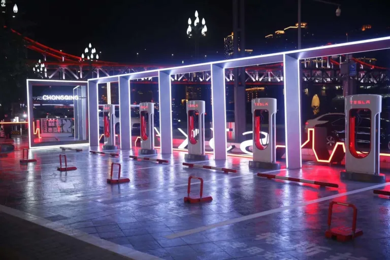 Superchargeurs : Tesla déploie son réseau le plus &lsquo;S3XY&rsquo; à Chongqing
