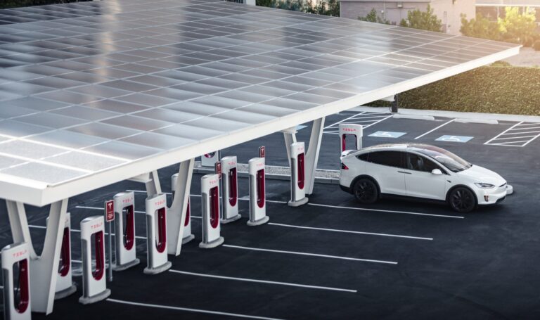 Tesla ouvre ses Superchargeurs en Corée du Sud à toutes les marques de véhicules électriques