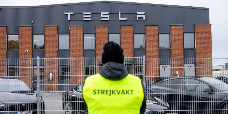 Suède : Tesla recrute un expert en affaires gouvernementales pour gérer la crise