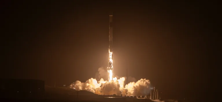 Falcon 9 réalise un nouveau vol avec 22 satellites Starlink