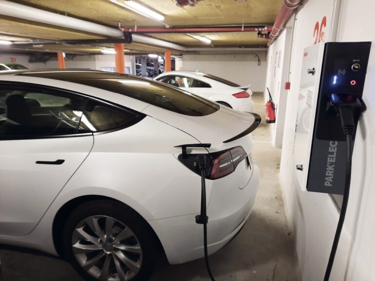 Mondial de l’auto : Michaud et le réseau 100 pour 100 élec pour l’installation de borne de recharge (IRVE)