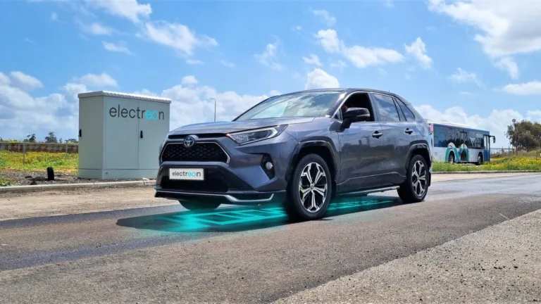 La première route de recharge sans fil pour véhicules électriques aux États-Unis