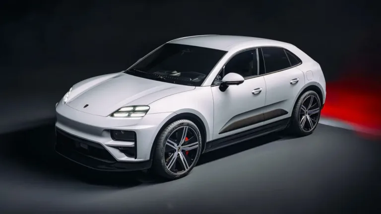 Porsche dévoile son tout premier SUV électrique, Macan