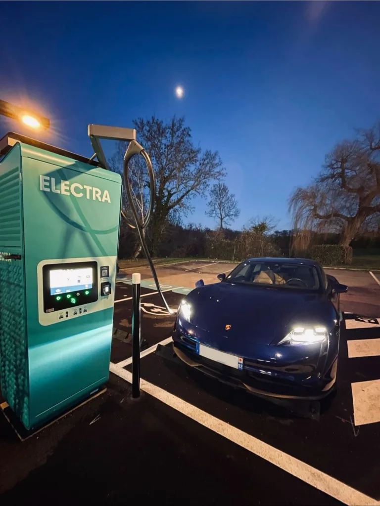 Les réseaux de bornes de recharge en France : lequel choisir pour vos déplacements ?