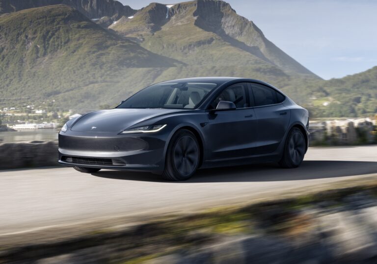 Les premières images et les caractéristiques de la Tesla Model 3 2024 pour les US