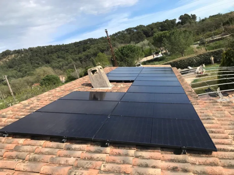 Guide Pratique : Estimer son Installation de Panneaux Solaires en Région PACA