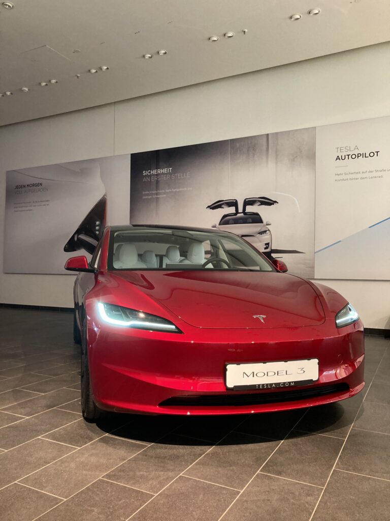 Avis sur la Tesla Model 3 Highland : Innovation et Confort Redéfinis