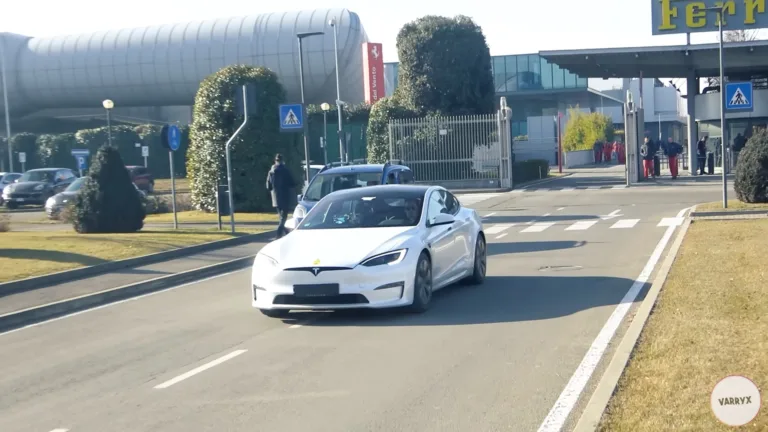Pourquoi acheter une Ferrari quand une Tesla procure autant de sensations ?