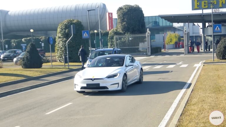 Pourquoi acheter une Ferrari quand une Tesla procure autant de sensations ?