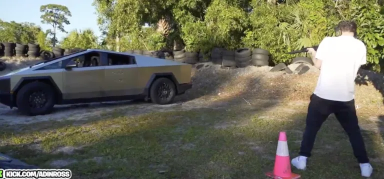 Adin Ross, Streamer Américain, Met à l&rsquo;Épreuve la Résistance du Cybertruck de Tesla