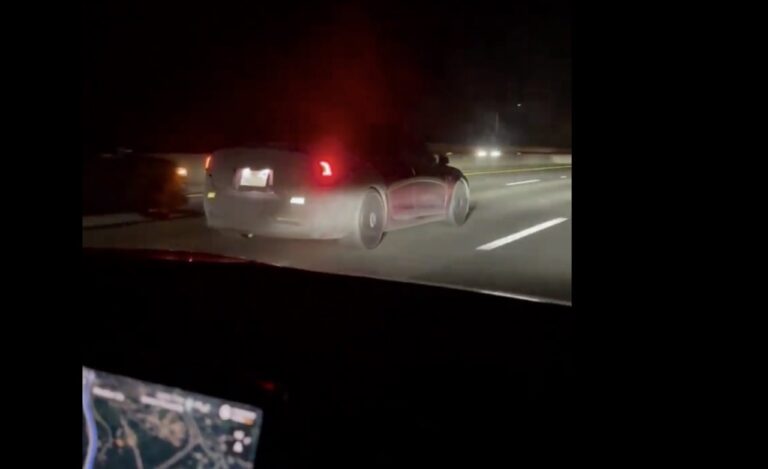 Vidéo de la Tesla Model 3 ludicrous dans les rues de Californie