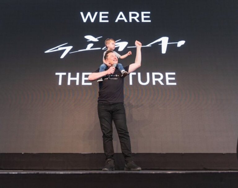 Elon Musk spoke to employees of Gigafactory Berlin