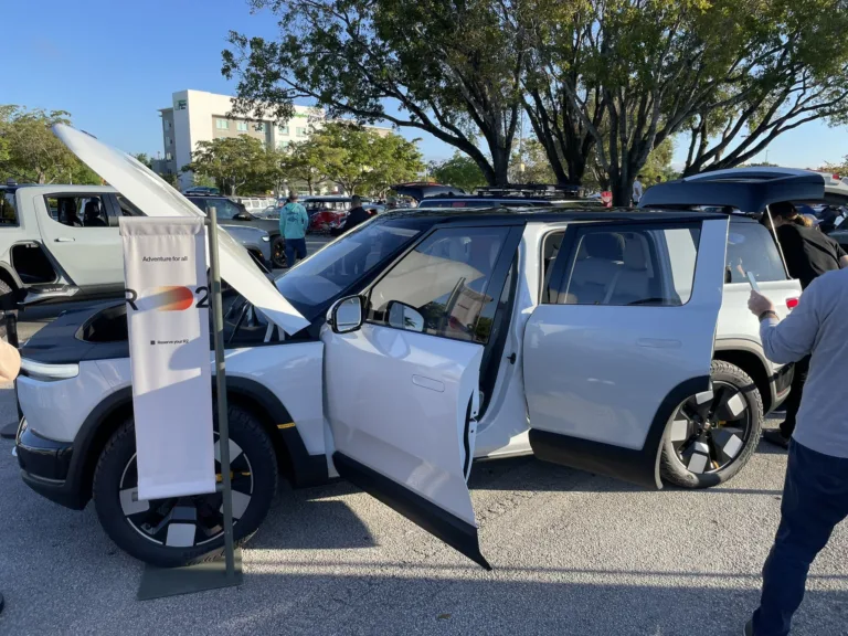 De nouvelles photos incroyables de la Rivian R2
