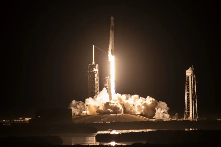SpaceX Crew-8 : 4 astronautes en route vers l&rsquo;ISS pour une mission scientifique inédite.