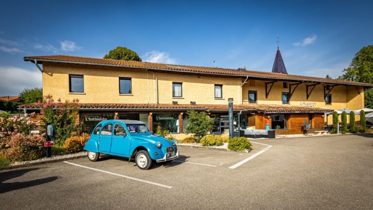 Découvrez l’Auberge Bressane de Buellas : Confort, Gastronomie et Engagement Écologique