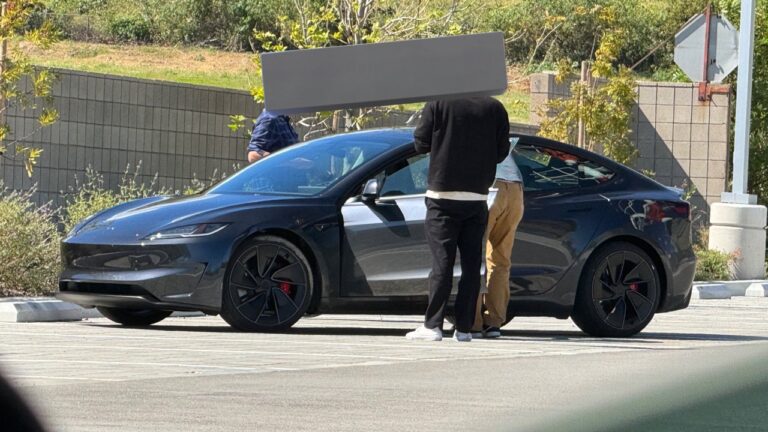 Tesla Model 3 Ludicrous : Nouvelles photos avant le lancement officiel