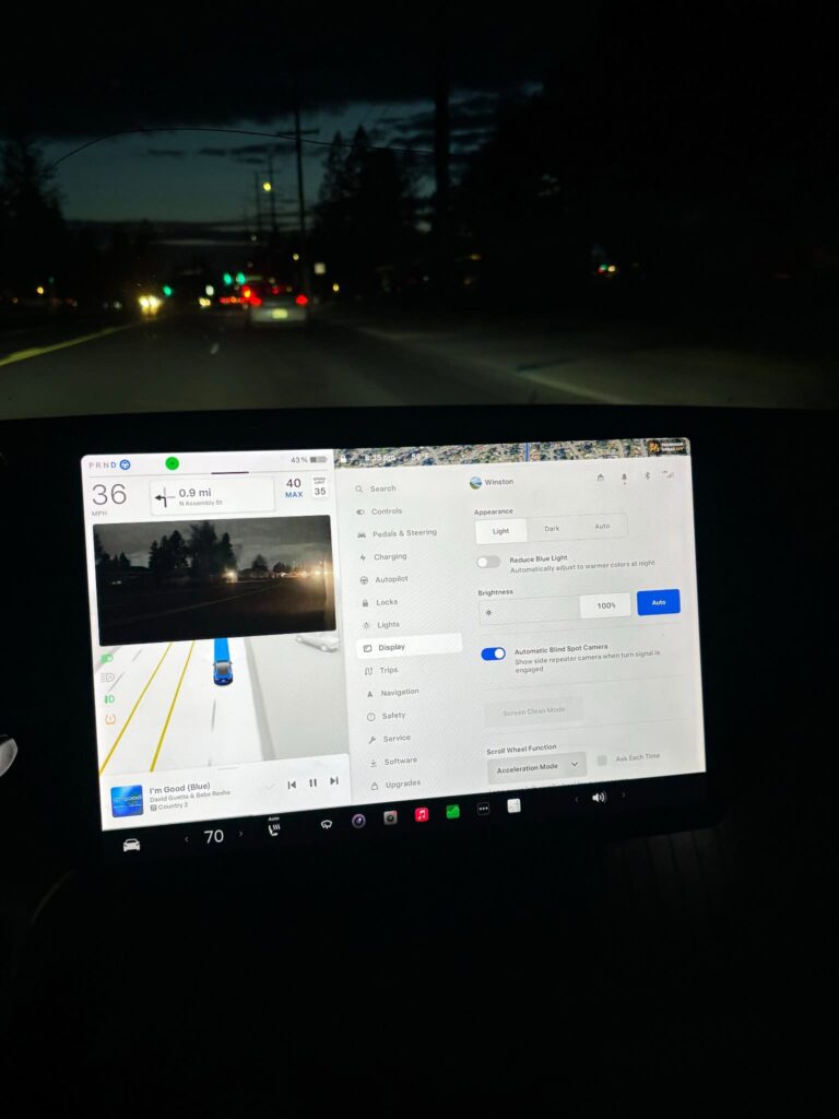 Utilisez cette astuce quand vous conduisez de nuit avec votre Tesla
