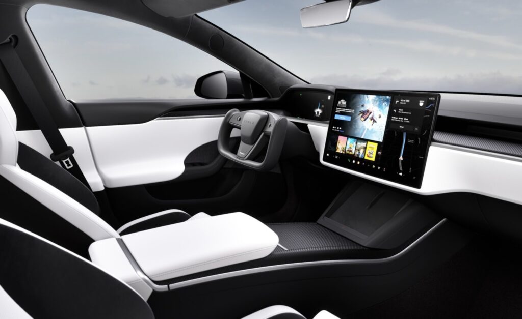 interieur-tesla-model-s-plaid