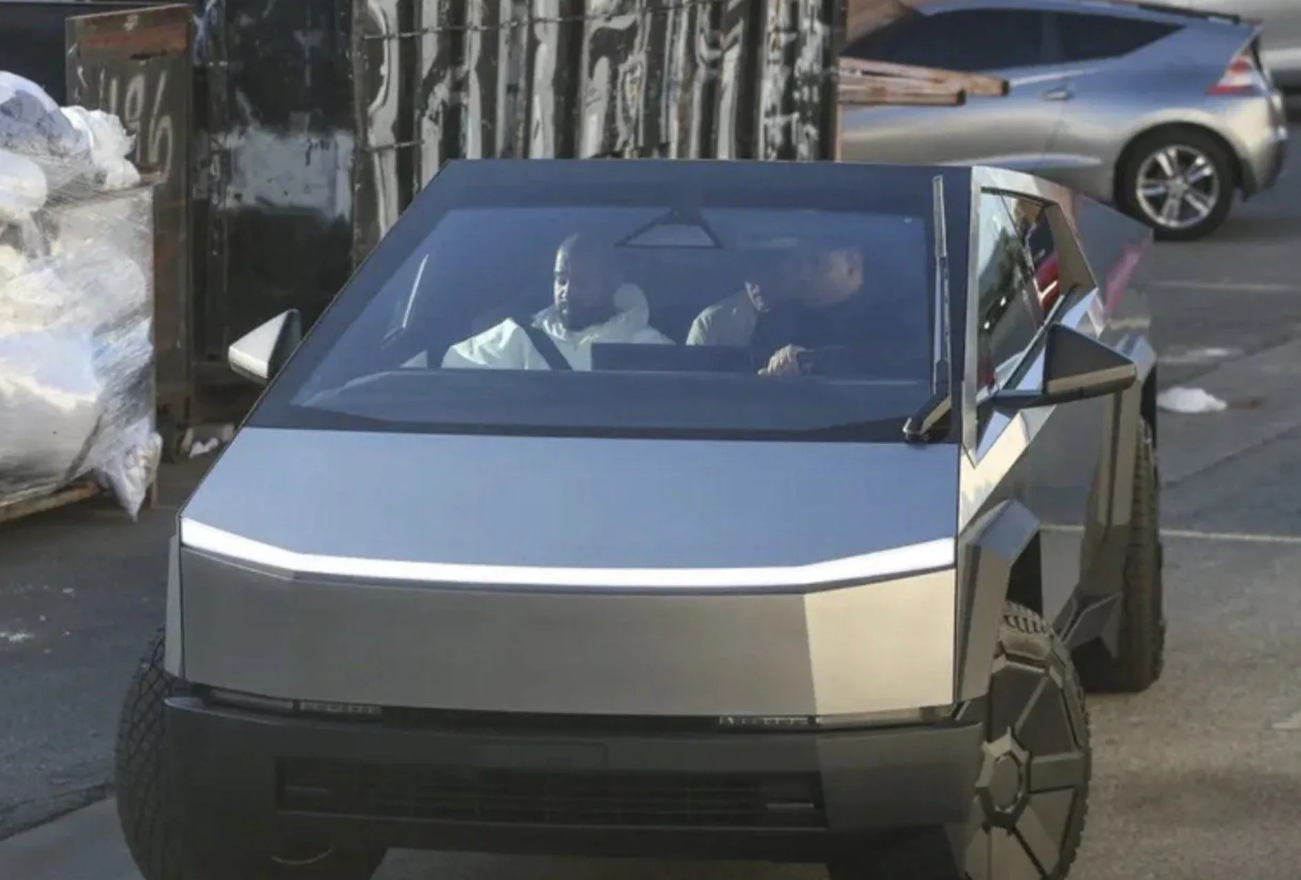 Kanye West au volant du Cybertruck