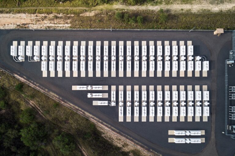 Vidéo du Megapack Tesla de $52 millions en France