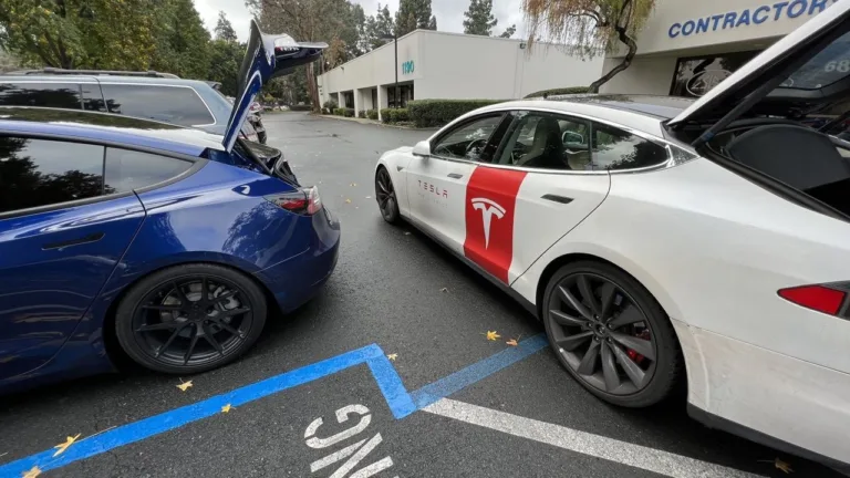 L&rsquo;Ascension du Service Mobile de Tesla au Royaume-Uni : Un Modèle pour l&rsquo;Avenir?