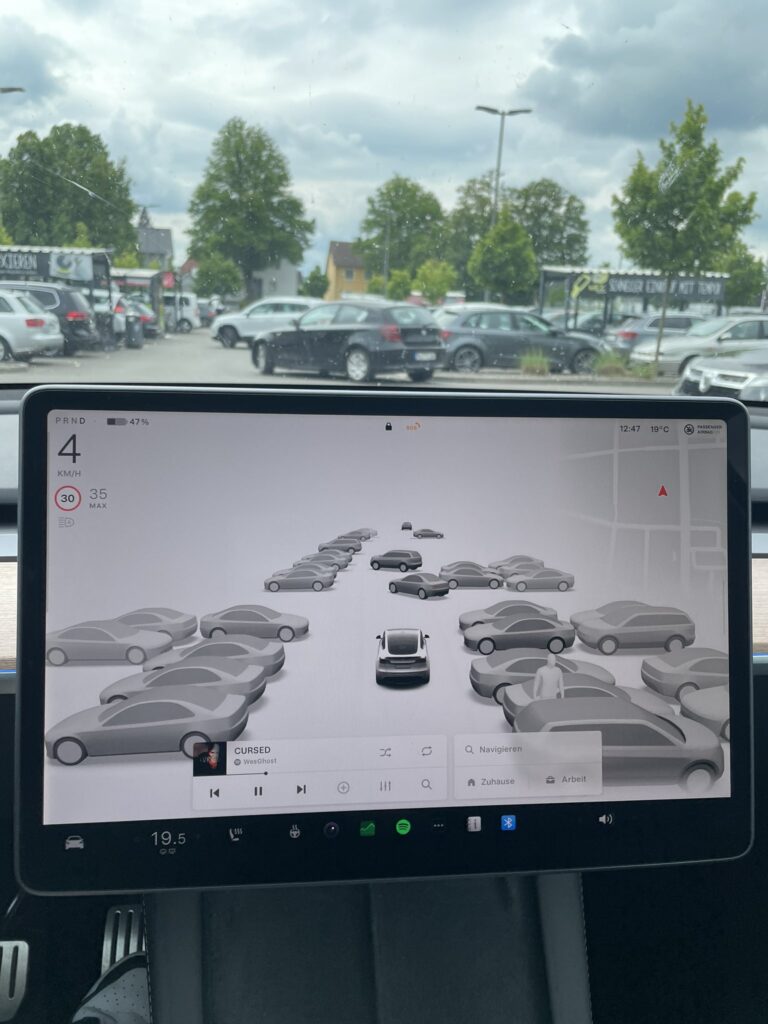 Tesla Vision : Tous les véhicules autour de votre véhicule sont à l’écran