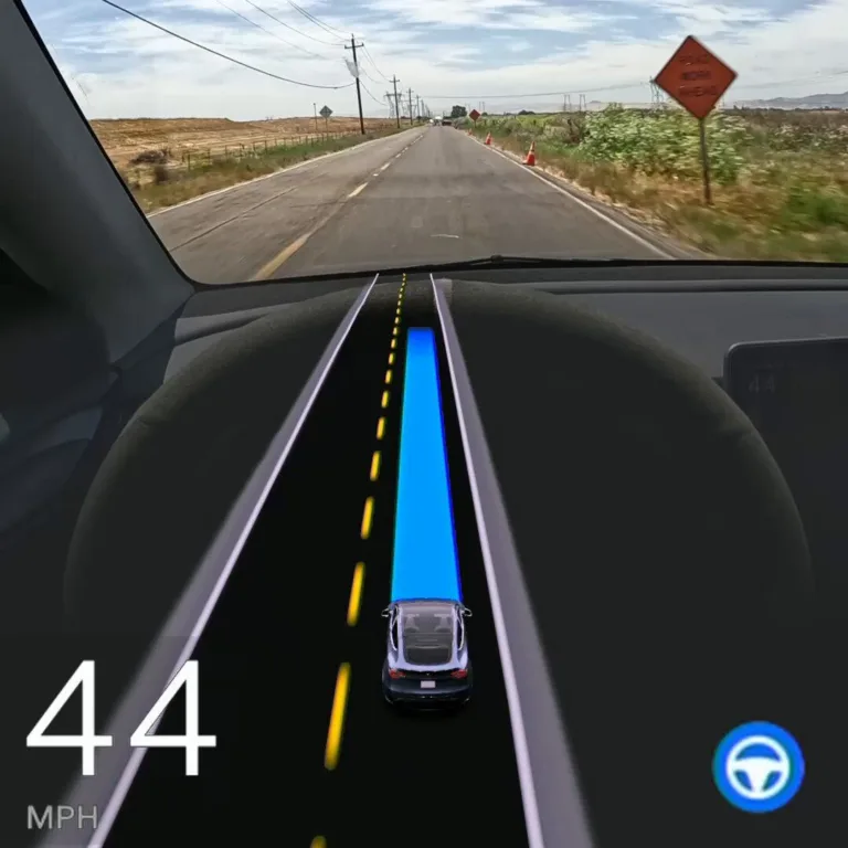 Tesla FSD 12.4.1 : vidéo incroyable au passage d’un chantier