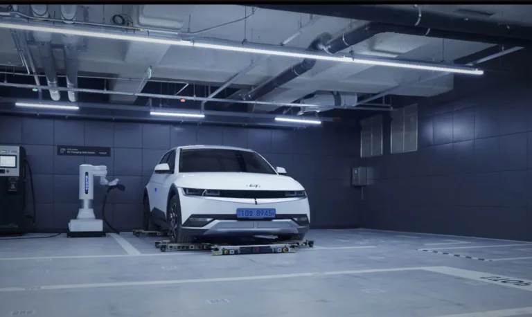 Hyundai Révolutionne le Stationnement et la Recharge avec des Robots Autonomes