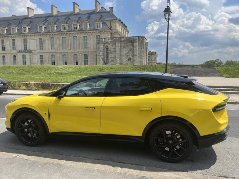 Essai Lotus Eletre : Un Nouveau Standard dans le Segment des Hyper-SUV Électriques