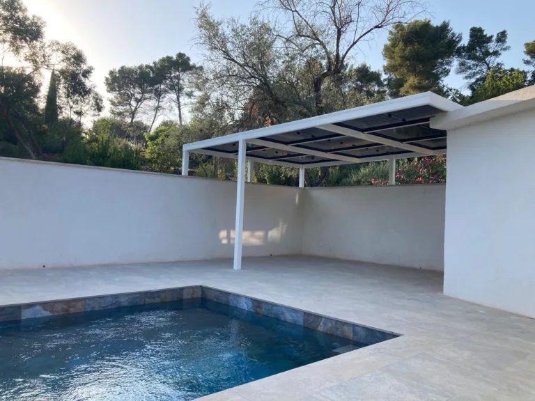 Témoignage : « J&rsquo;alimente ma piscine avec des panneaux solaires, et vous? »