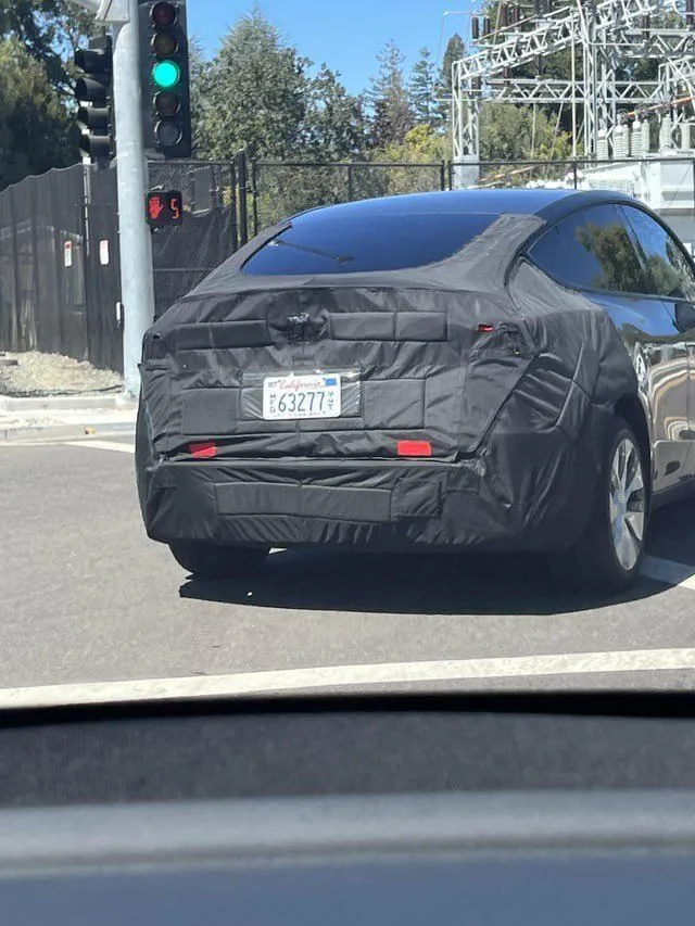 Nouveau prototype de la Tesla Model Y &lsquo;Juniper&rsquo; repéré à Palo Alto
