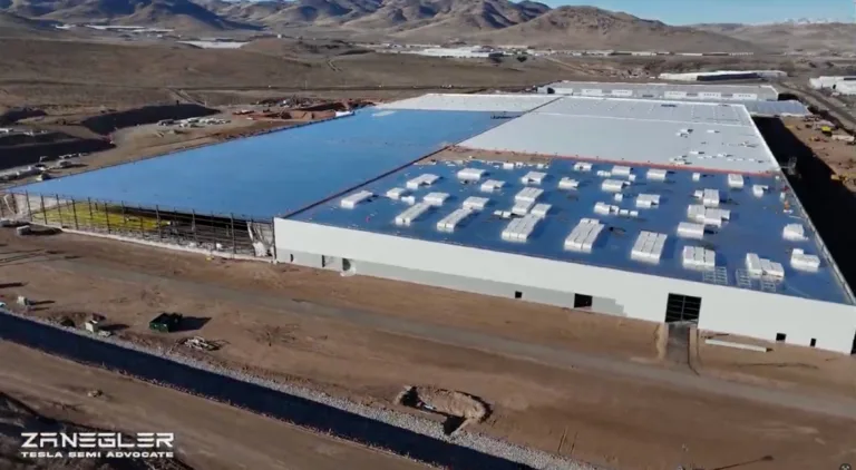 Tesla Semi : L&rsquo;usine de production avance vers une révolution logistique