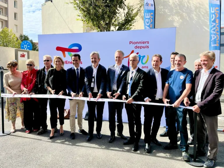 Inauguration de la première station-service 100% électrique à Marseille