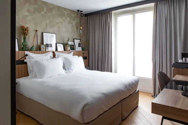 Une Nuit à L&rsquo;hôtel Maison Mère : L&rsquo;Expérience d&rsquo;un Séjour Pas Comme les Autres