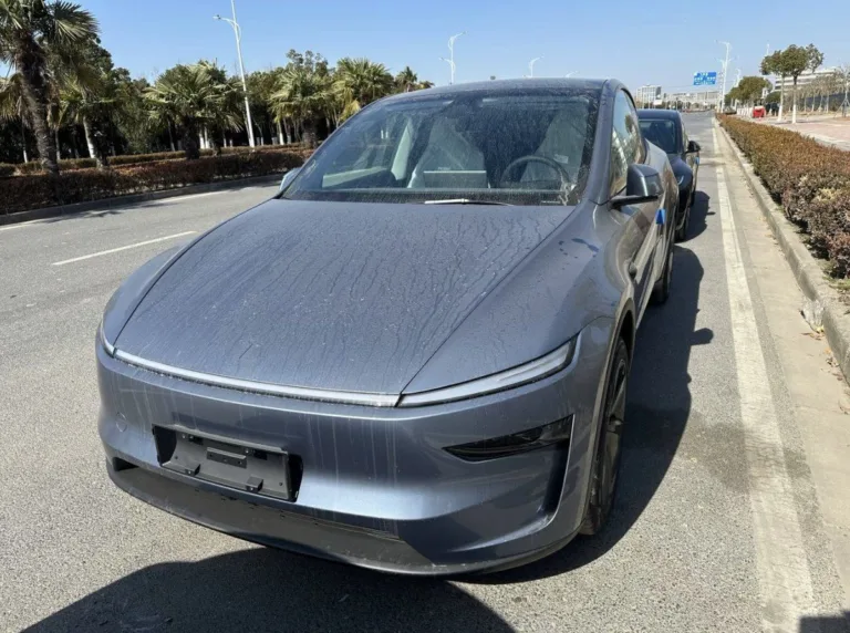Explosion des Commandes pour la Tesla Model Y en Chine : Succès et Défis à Venir