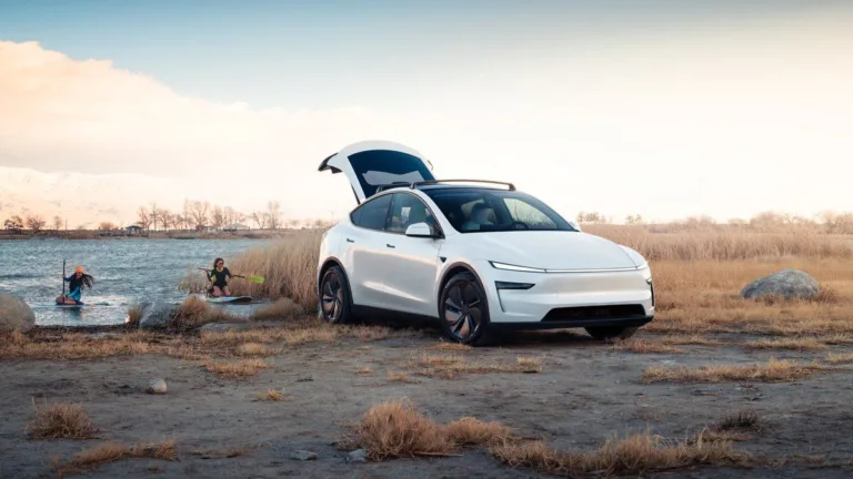 Tesla Model Y : Les pour et les contre selon les vrais passionnés de conduite