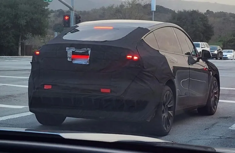 Lancement imminent de la Tesla Model Y &lsquo;Juniper&rsquo; : une production prête à démarrer à la Giga Berlin