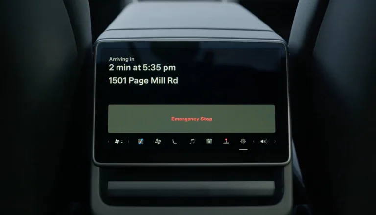 Robotaxi: Pourquoi certains trajets se font avec un conducteur ?