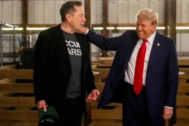 Donald Trump prévoit d&rsquo;acheter une Tesla pour soutenir Elon Musk : Analyse