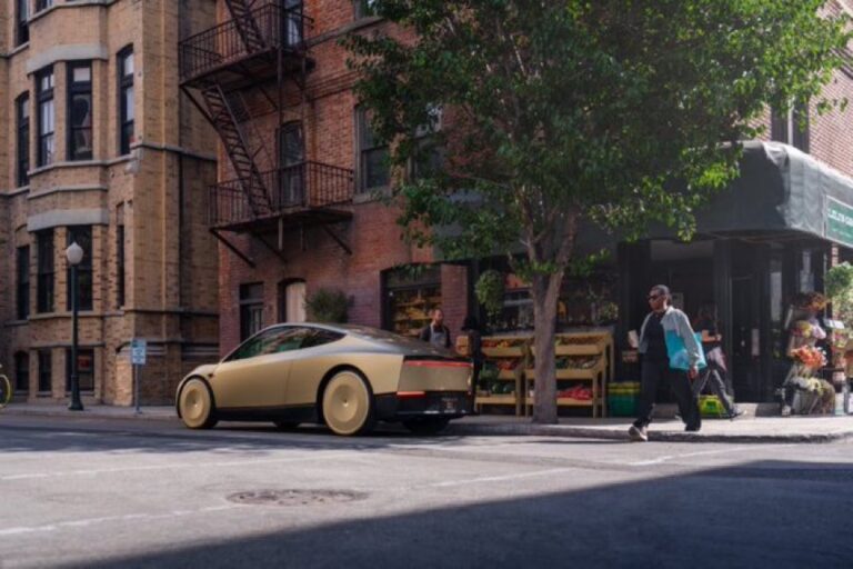 Les robotaxis Tesla bientôt sur les routes de Californie