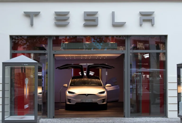 Stratégies d&rsquo;expansion mondiale : les initiatives de Tesla pour renforcer sa présence sur les marchés émergents