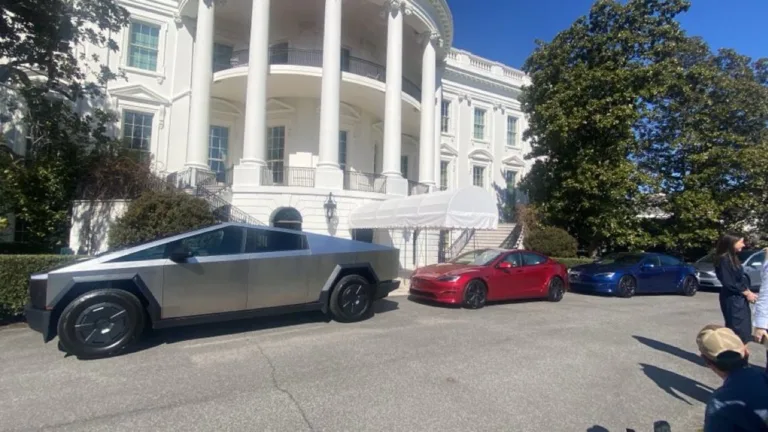Il n&rsquo;y avait pas qu&rsquo;une seule Tesla Model S à la Maison Blanche !