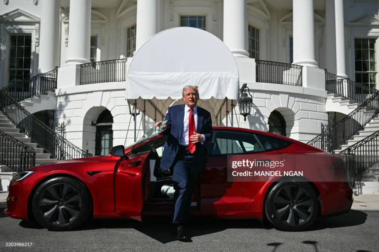 Une Tesla à la Maison Blanche : Elon Musk s’invite-t-il à Washington ?