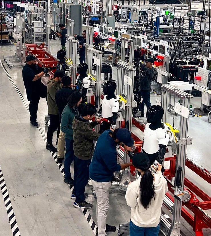Tesla dévoile une image de la chaîne d’assemblage des robots Optimus
