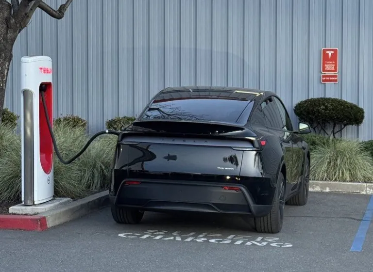 La nouvelle Tesla Model Y en Diamond Black : Un aperçu exclusif