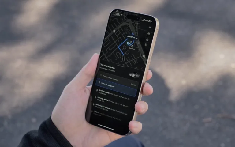 Tesla Robotaxi: L&rsquo;application est plus téléchargée qu&rsquo;Uber sur l&rsquo;app store