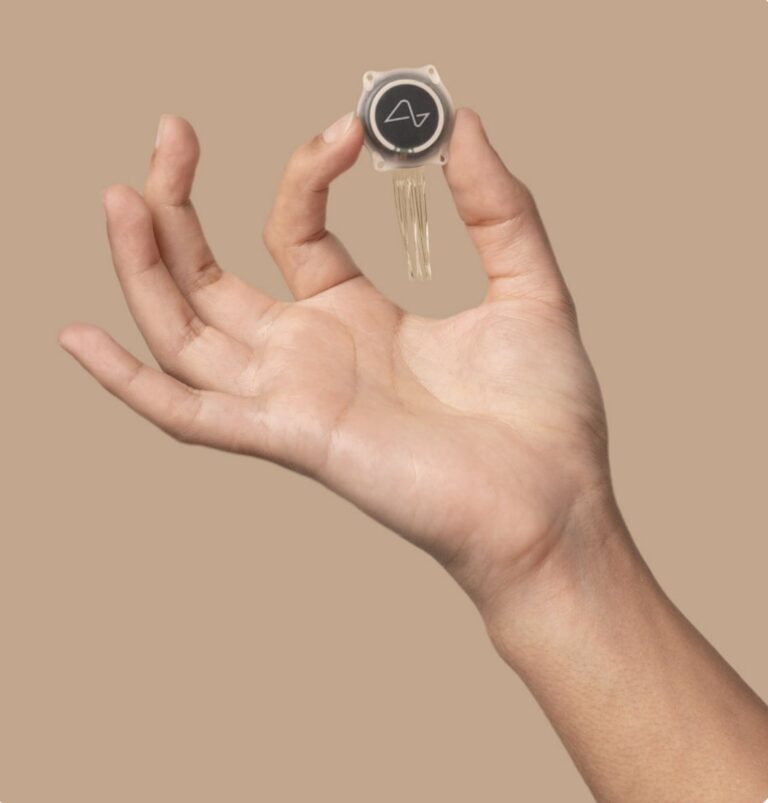Neuralink lance son premier essai clinique au Moyen-Orient