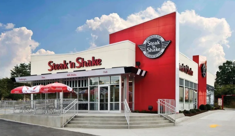 Steak ‘n Shake : Révolutionner la livraison alimentaire avec Tesla Robotaxi
